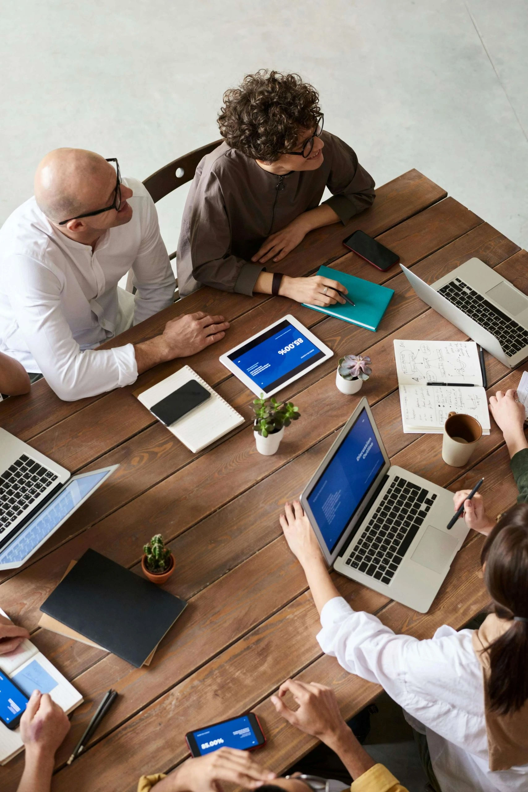 Photo by fauxels: https://www.pexels.com/photo/high-angle-photo-of-people-brainstorming-3182834/